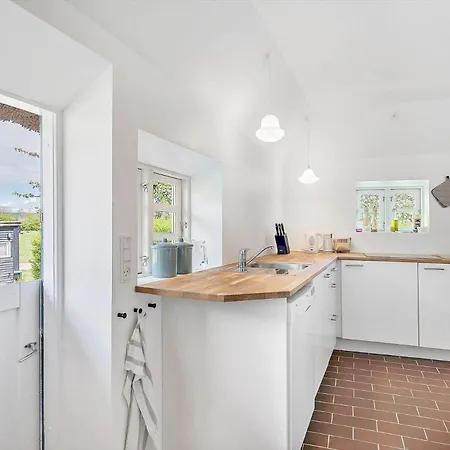 Ae304-aeroskobing-stokkeby-hovedgade-18 펜션 *