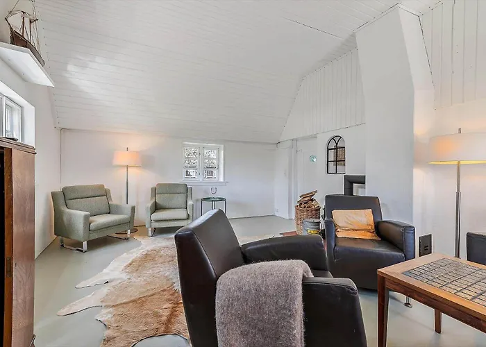 Ae304-aeroskobing-stokkeby-hovedgade-18 بيت للعطل