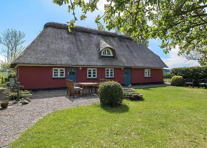 Ae304-aeroskobing-stokkeby-hovedgade-18 بيت للعطل *